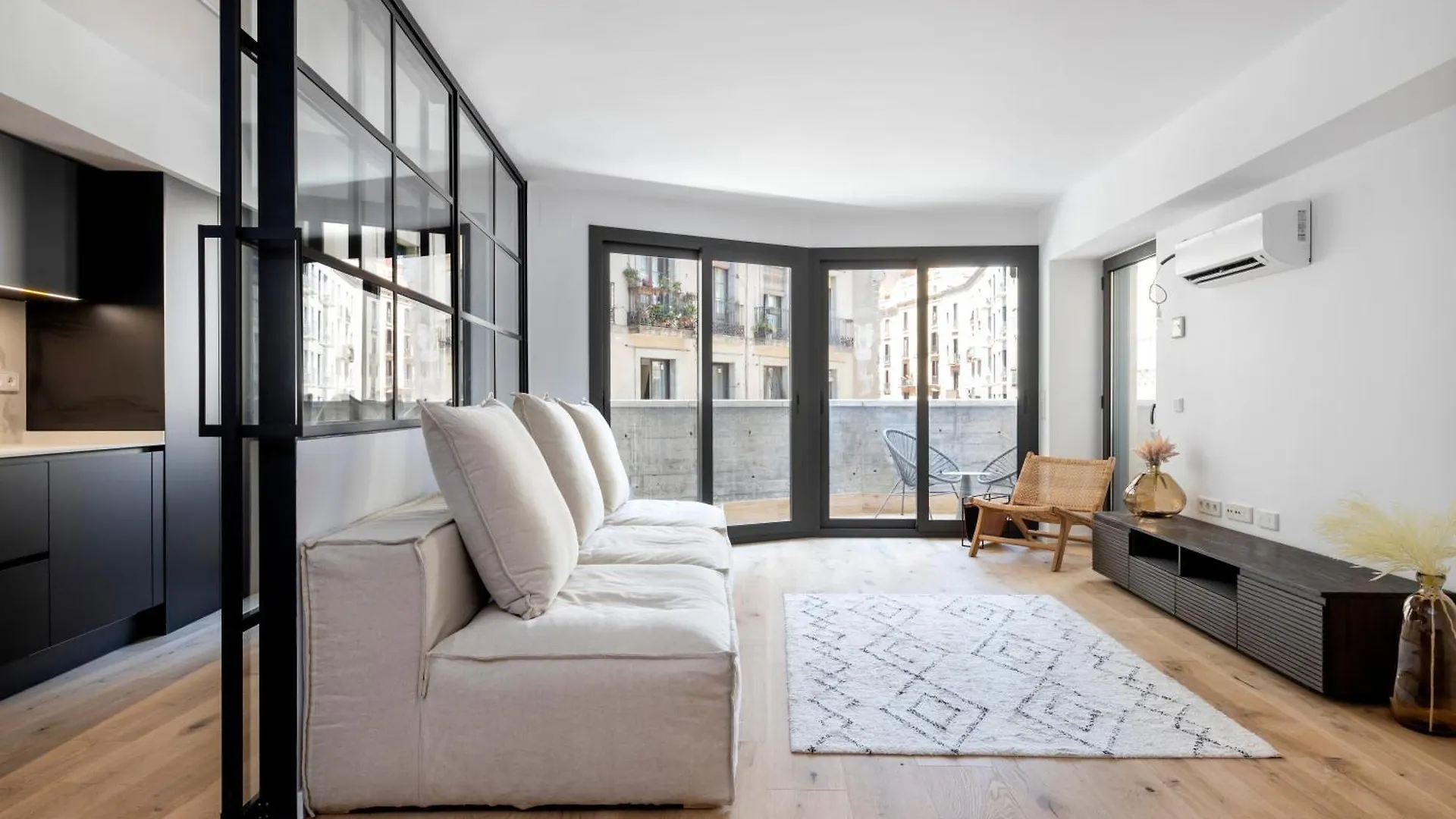 Luxury Apartment In Barcelona City Center Spanien